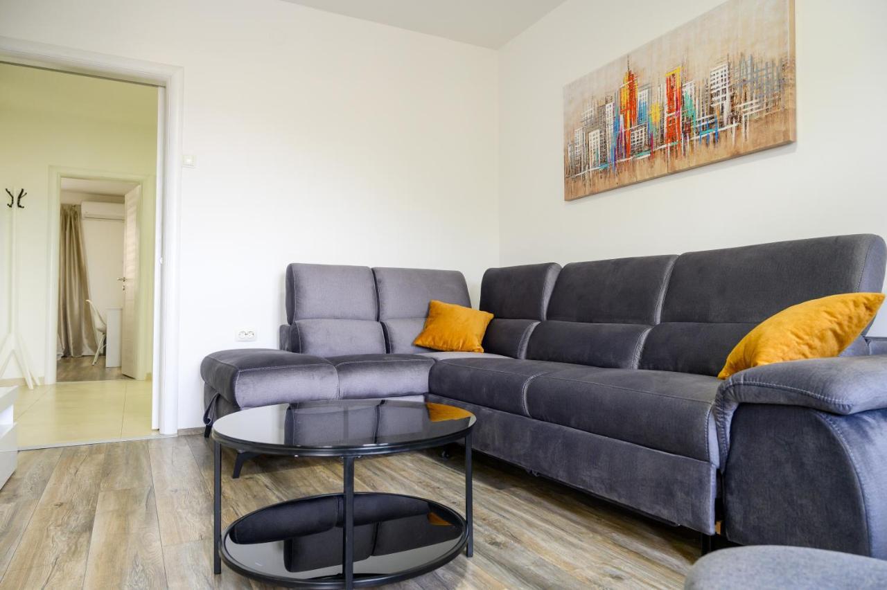 Apartment Tina بلوتشي المظهر الخارجي الصورة