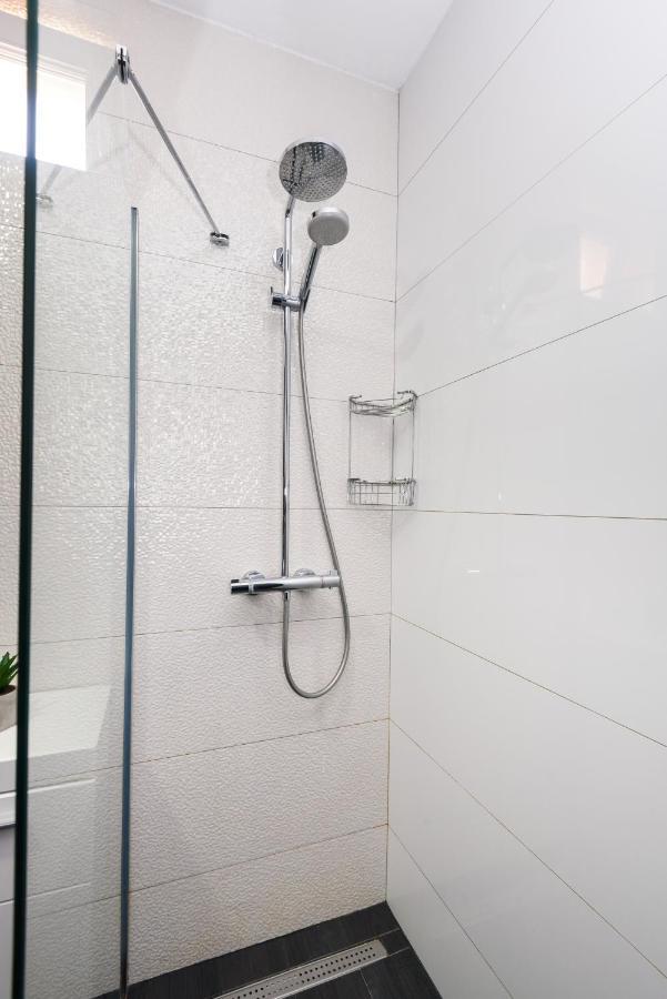 Apartment Tina بلوتشي المظهر الخارجي الصورة