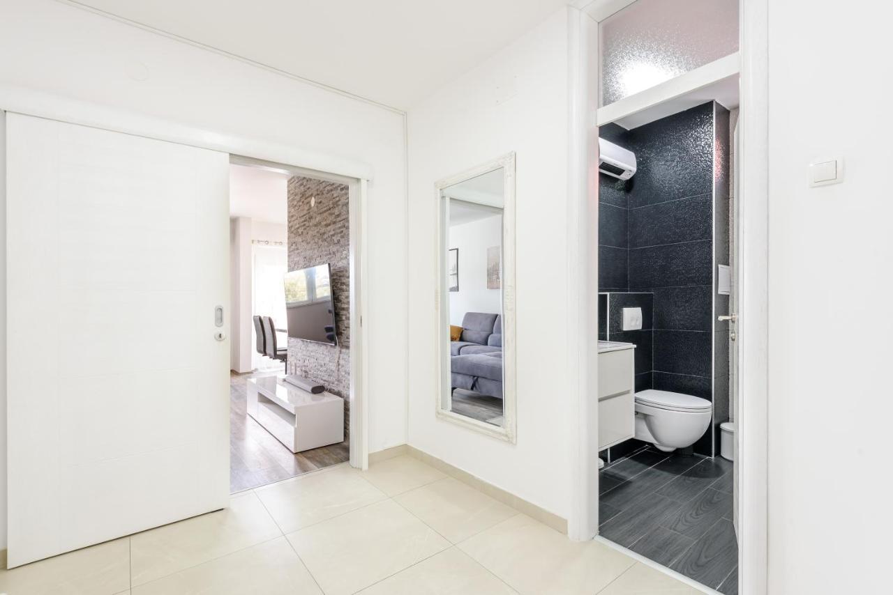 Apartment Tina بلوتشي المظهر الخارجي الصورة