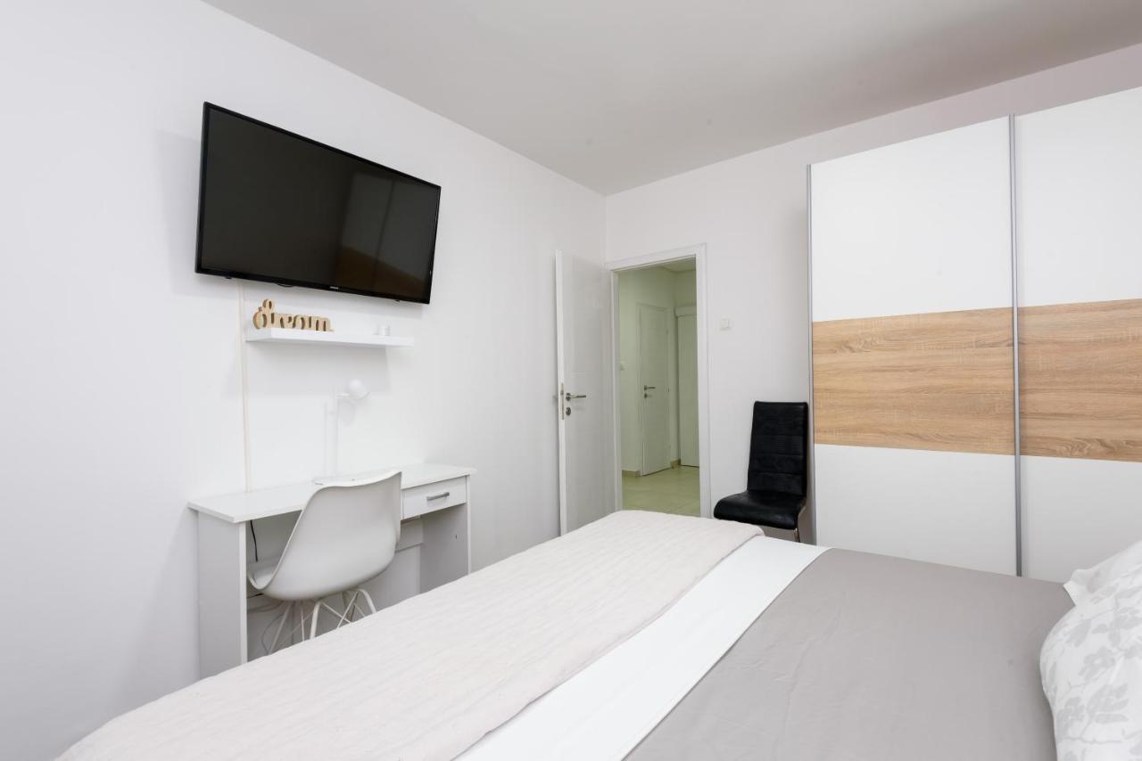 Apartment Tina بلوتشي المظهر الخارجي الصورة