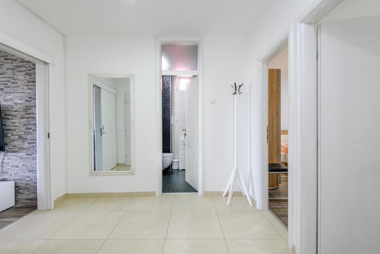 Apartment Tina بلوتشي المظهر الخارجي الصورة