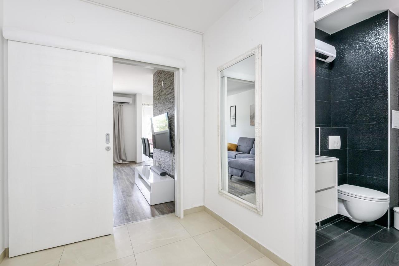 Apartment Tina بلوتشي المظهر الخارجي الصورة