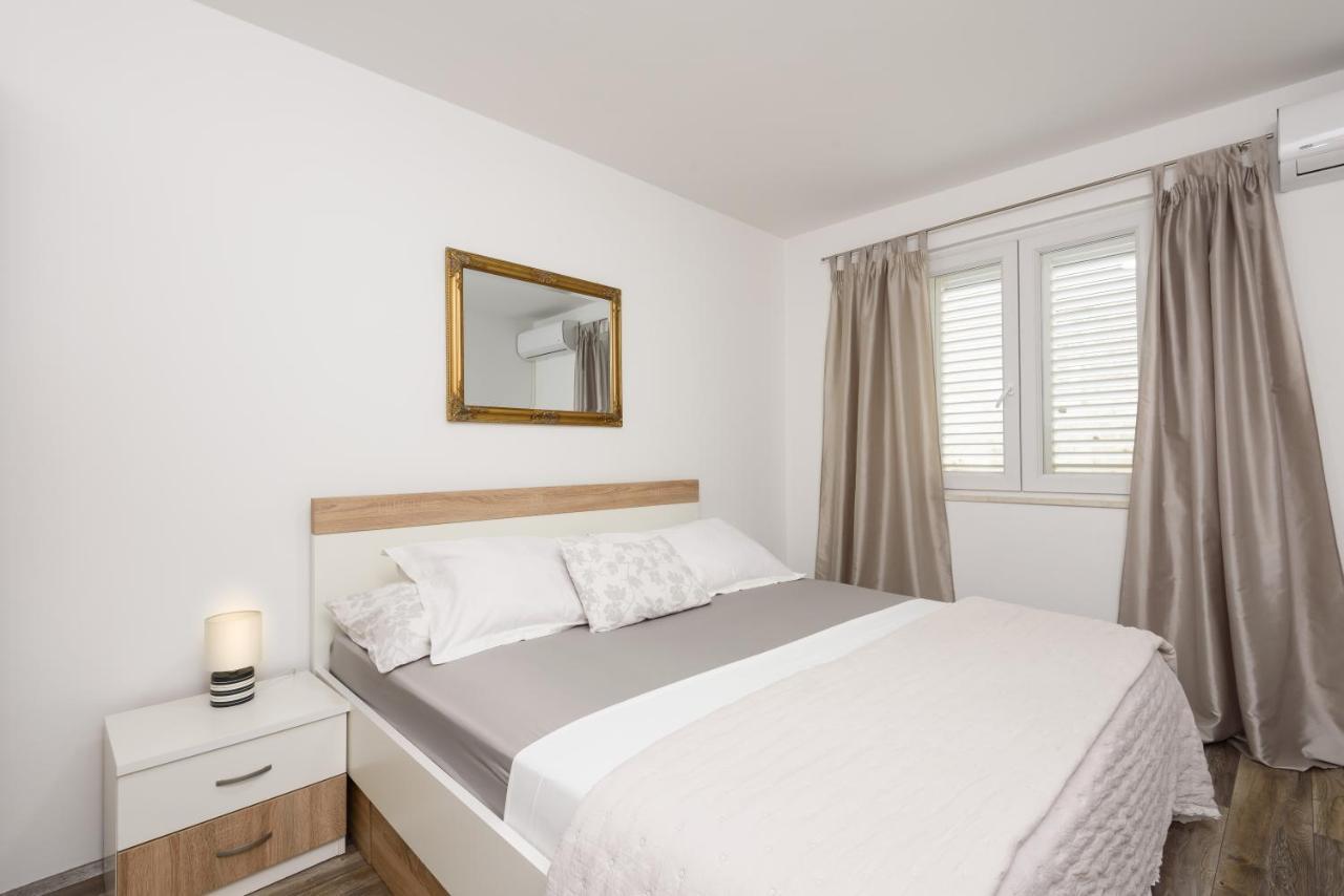 Apartment Tina بلوتشي المظهر الخارجي الصورة