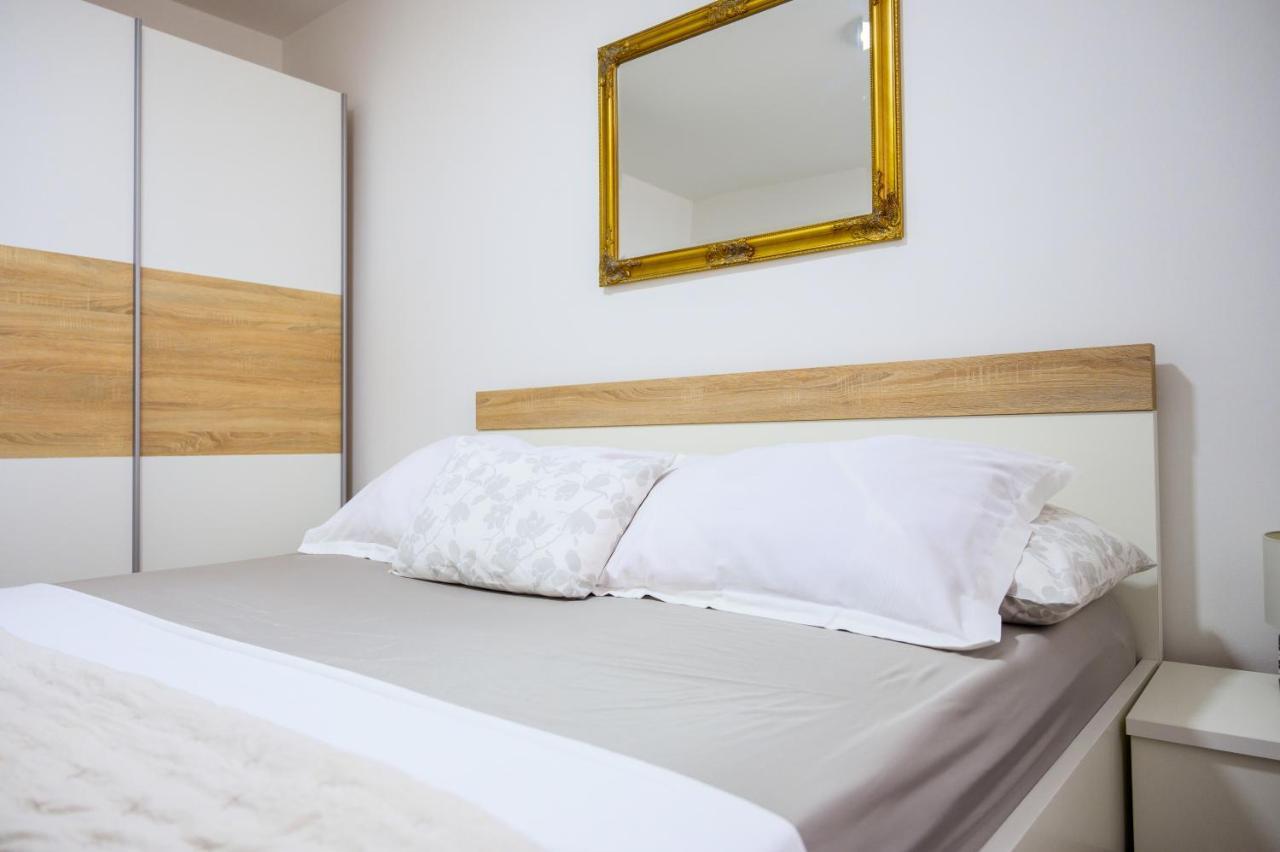 Apartment Tina بلوتشي المظهر الخارجي الصورة